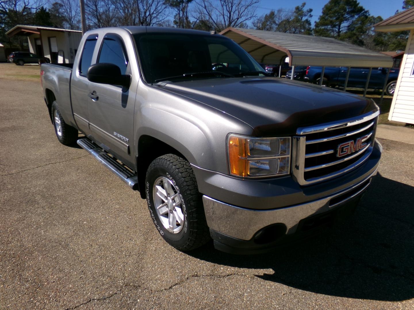 2012 Magna Steel Meetallic /Black GMC Sierra 1500 SLE Ext. Cab 4WD (1GTR2VE70CZ) with an 5.3L V8 OHV 16V FFV engine, 6-Speed Automatic transmission, located at 401 First NE, Bearden, AR, 71720, (870) 687-3414, 33.726528, -92.611519 - Photo#0